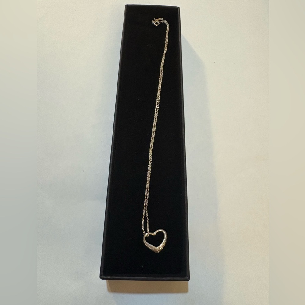 Tiffany & Co. Sterling Silver Open‎ Heart Pendant Necklace. 8"